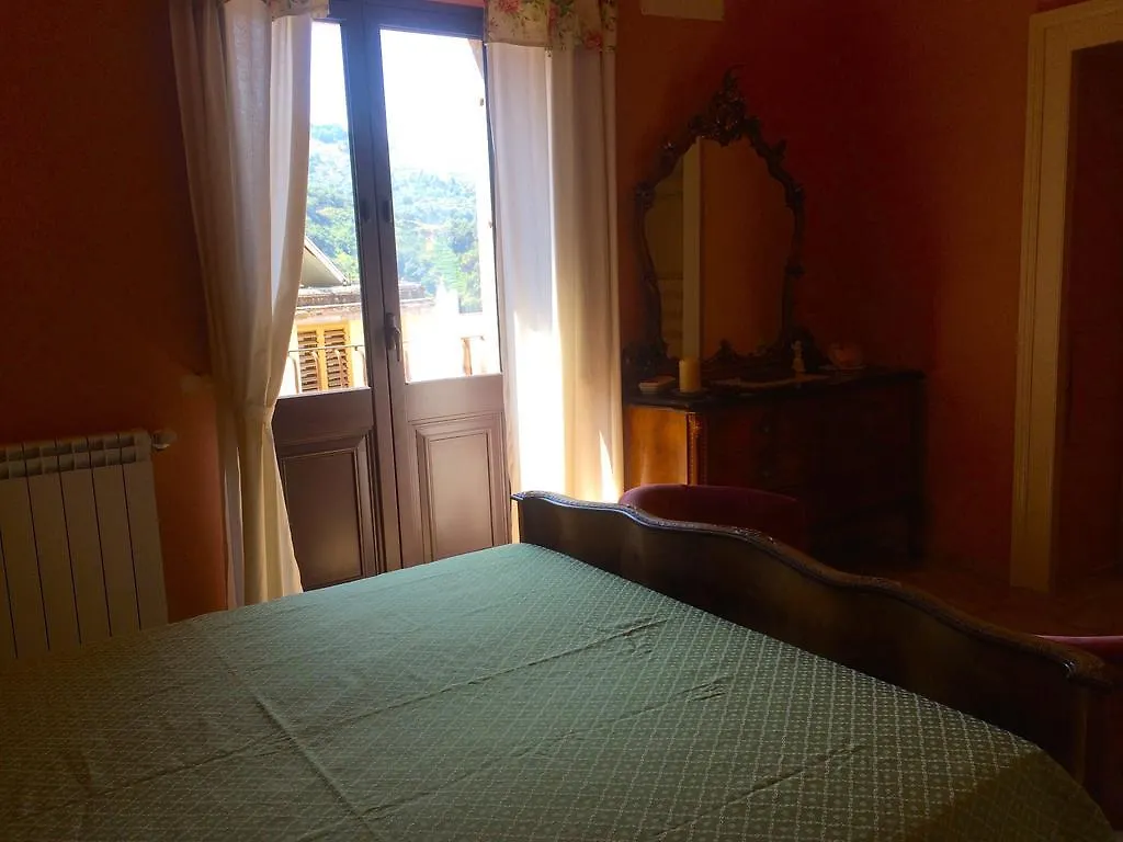 Palazzo Cutrufelli Apartment Graniti Italy