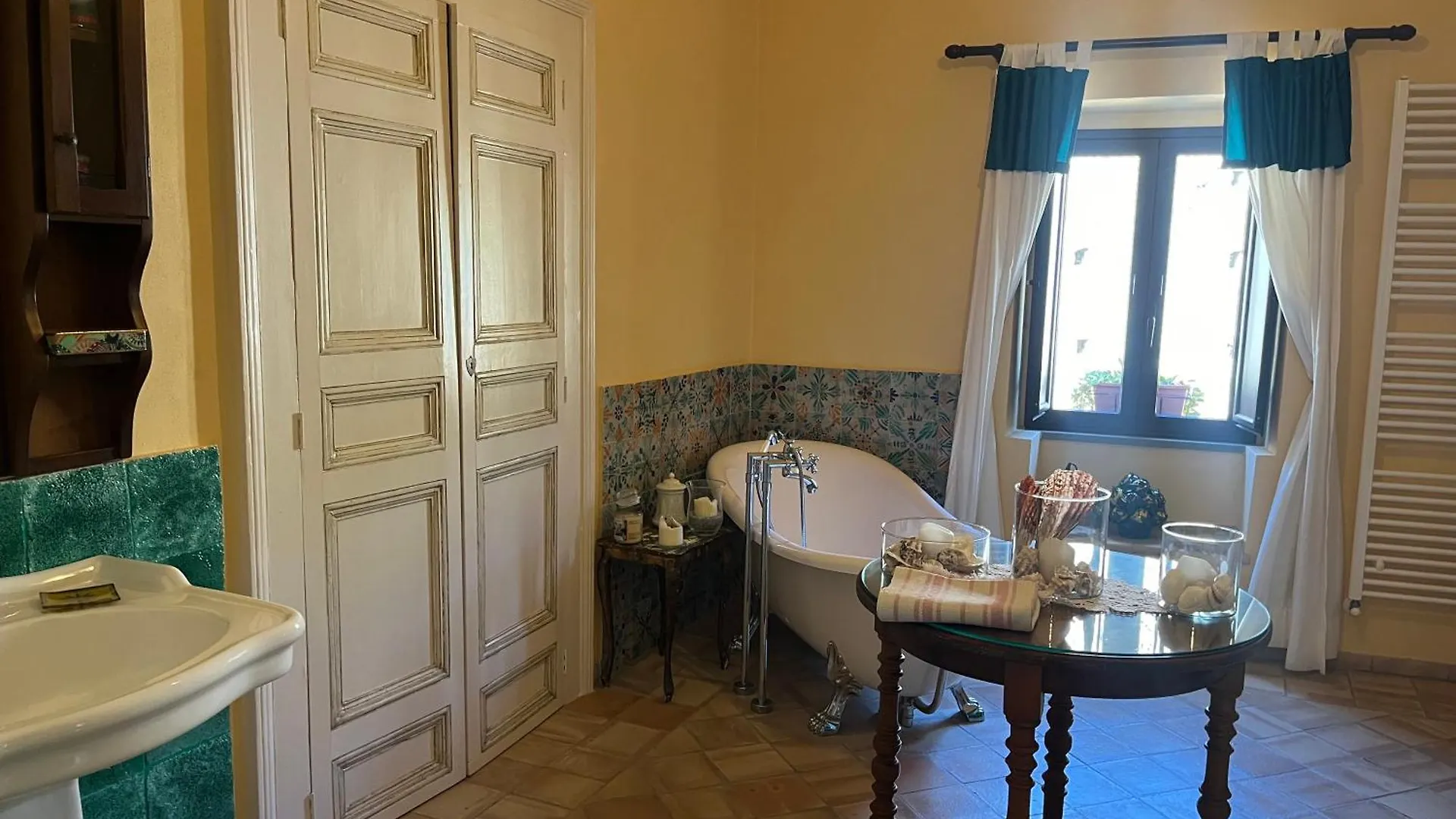 Palazzo Cutrufelli Apartment Graniti