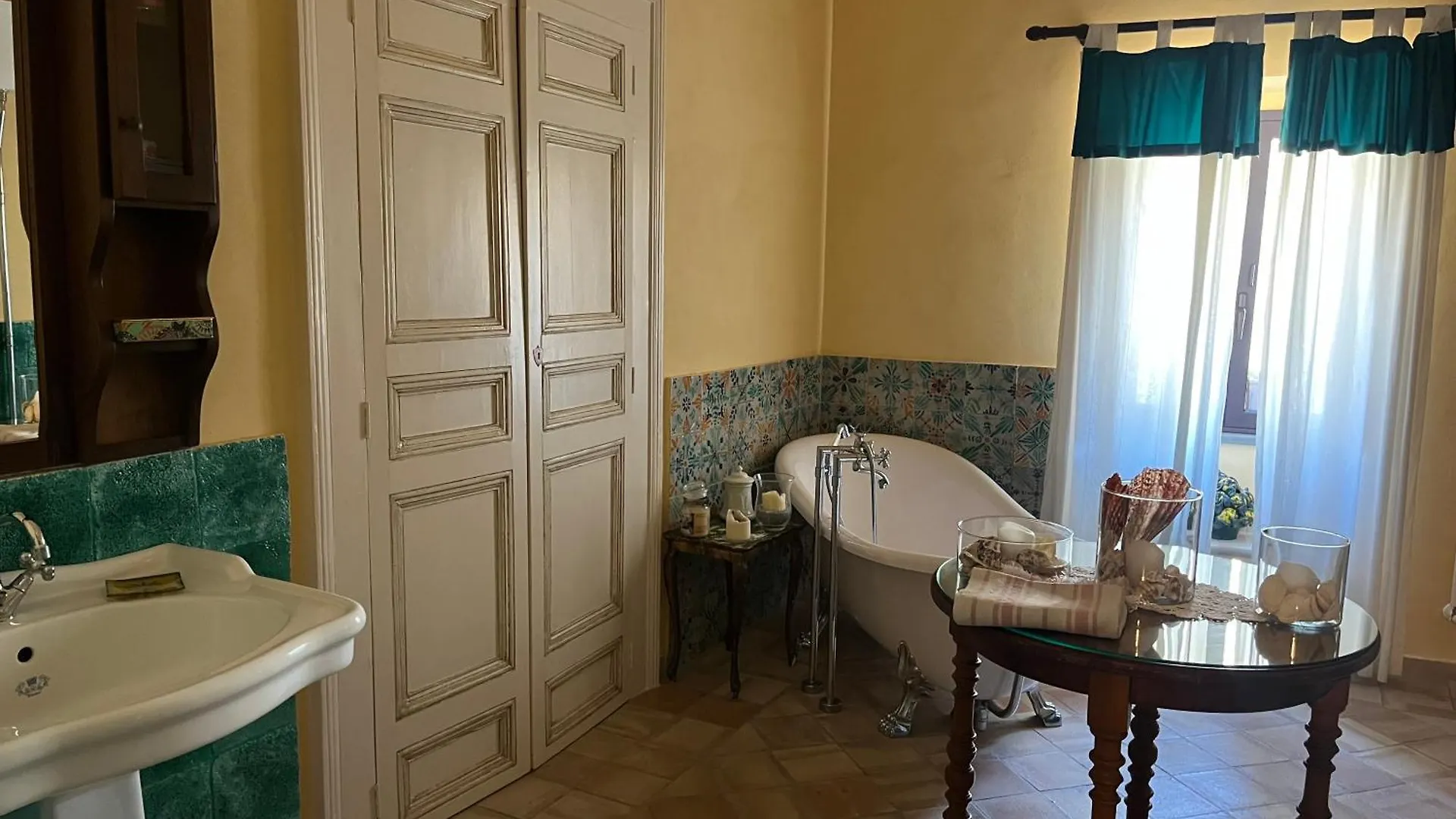 Palazzo Cutrufelli Apartment Graniti